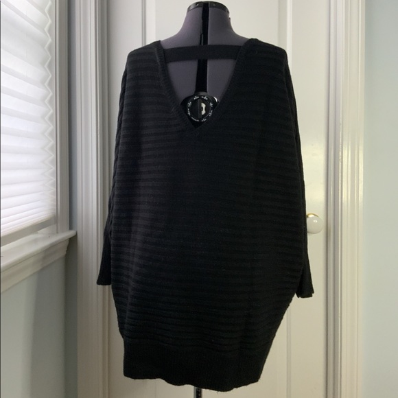 Heart n Crush Open Back Tunic NWOT - Picture 6 of 9